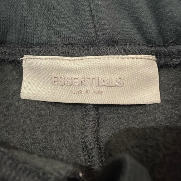 Essentials FOG Black Sweatpants - Picture 4 of 4